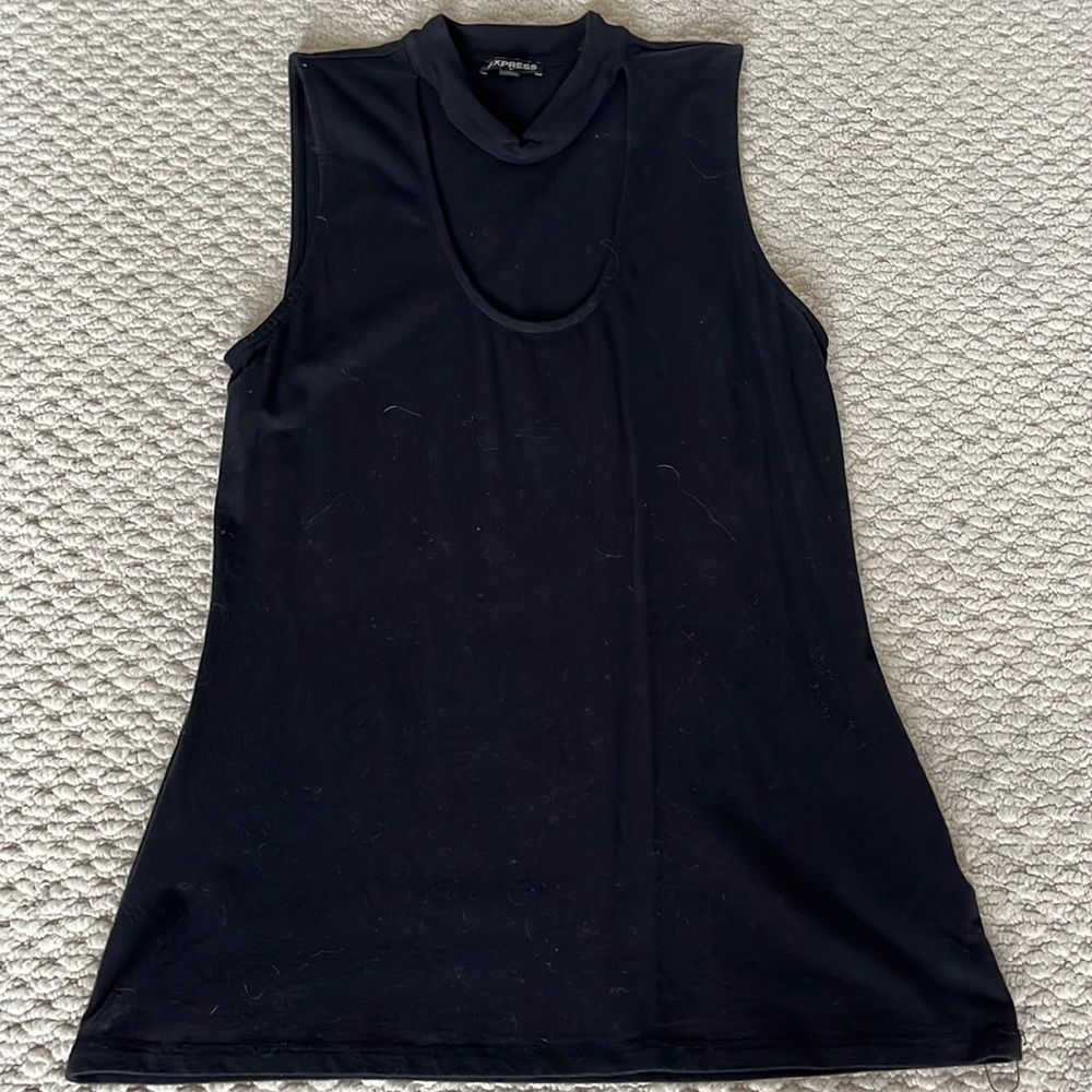 Express choker top